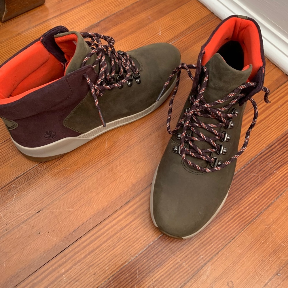 TIMBERLAND
Waterproof Leather Hiker Boots